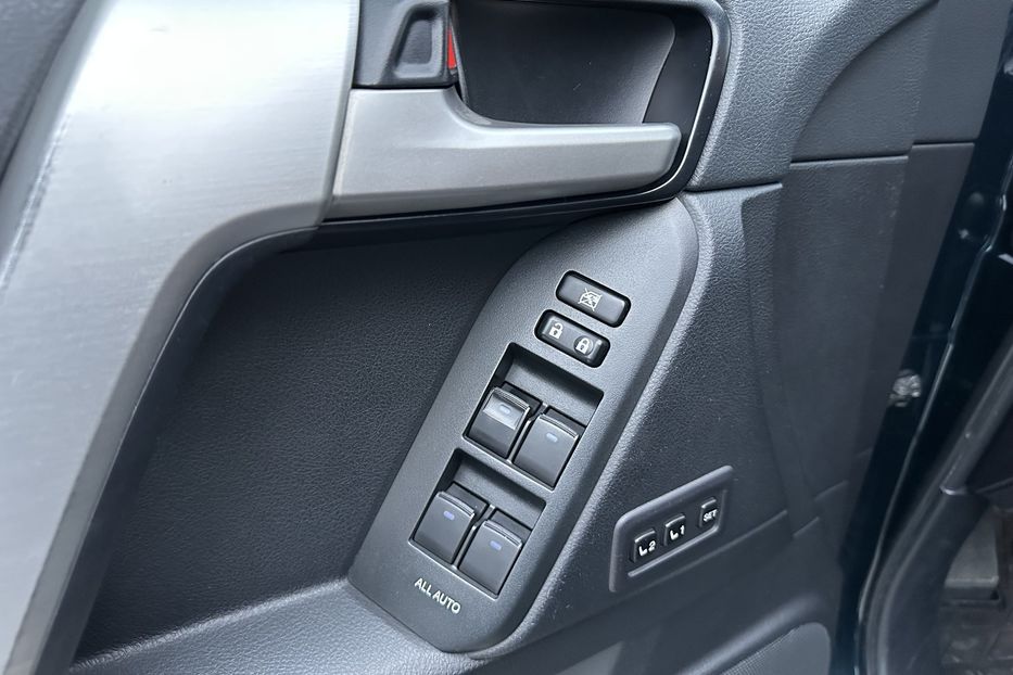 Продам Toyota Land Cruiser Prado AWD Premium 2018 года в Киеве