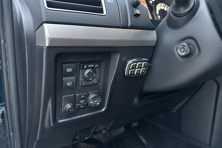 Продам Toyota Land Cruiser Prado AWD Premium 2018 года в Киеве