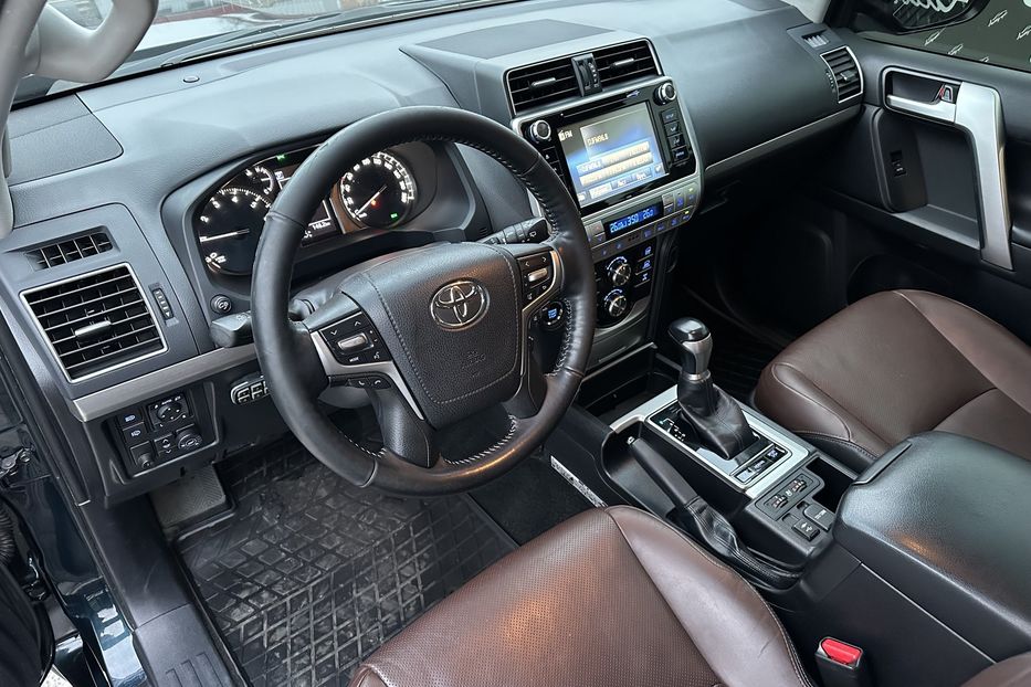 Продам Toyota Land Cruiser Prado AWD Premium 2018 года в Киеве