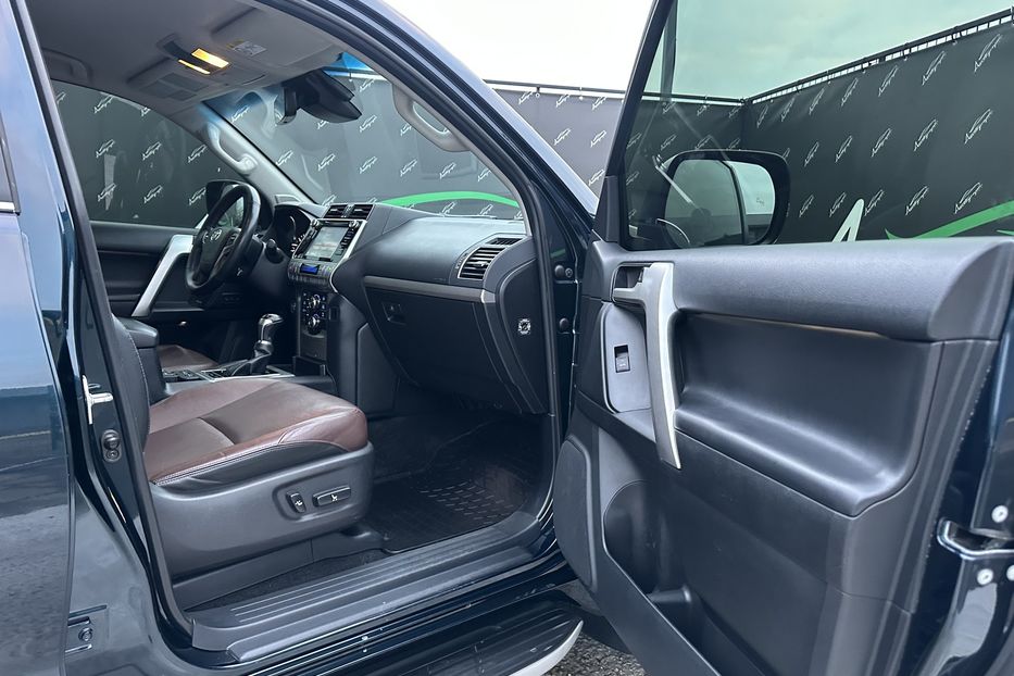 Продам Toyota Land Cruiser Prado AWD Premium 2018 года в Киеве