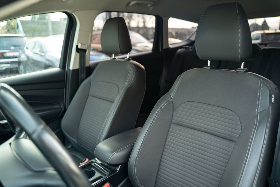 Продам Ford Kuga 2019 года в Черновцах