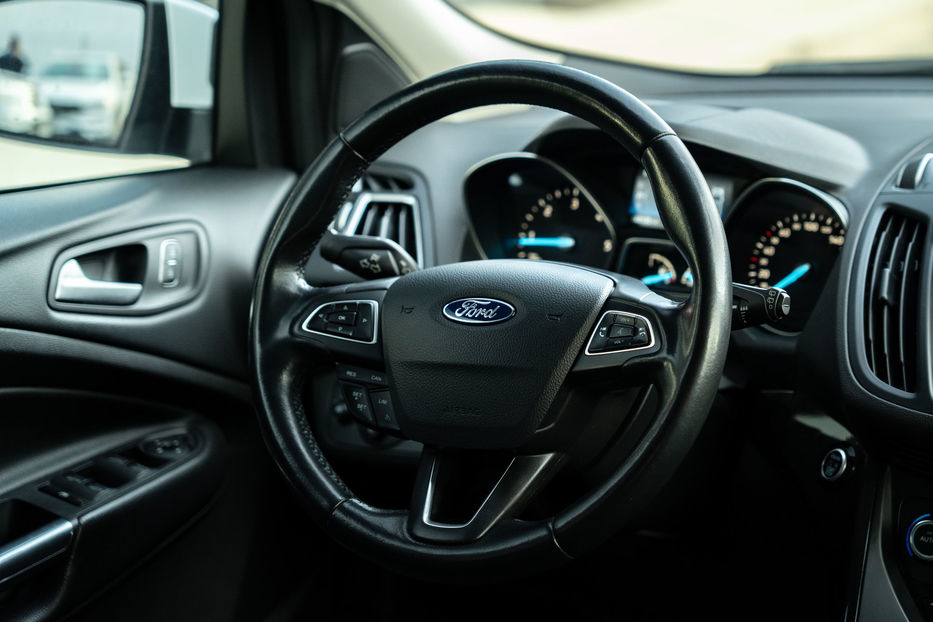 Продам Ford Kuga 2019 года в Черновцах