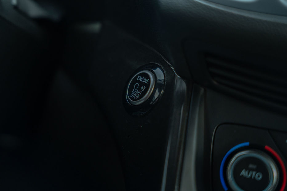 Продам Ford Kuga 2019 года в Черновцах