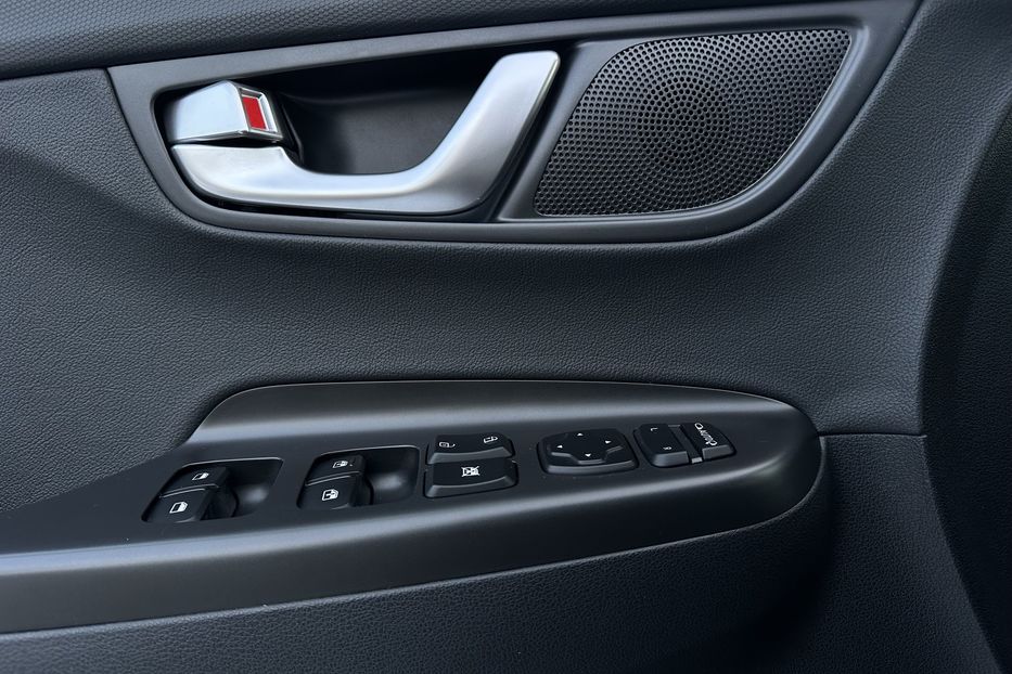 Продам Hyundai Kona Макс.комплектація PREMIUM.Люк 2021 года в Львове