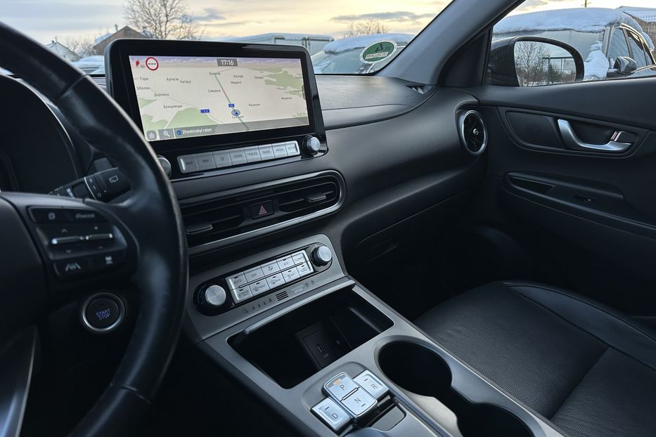 Продам Hyundai Kona Макс.комплектація PREMIUM.Люк 2021 года в Львове