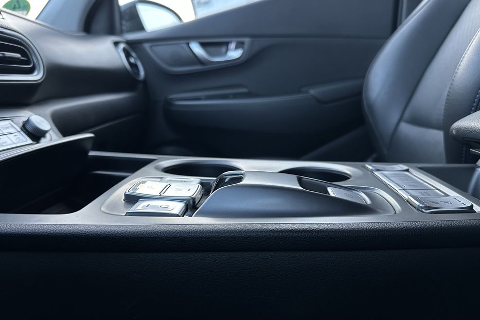 Продам Hyundai Kona Макс.комплектація PREMIUM.Люк 2021 года в Львове