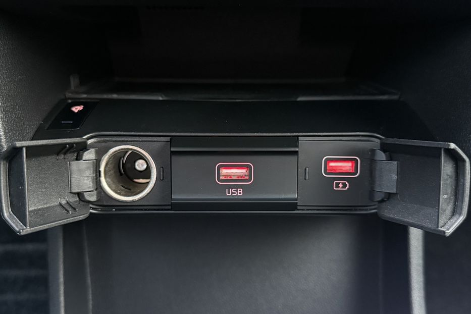 Продам Kia Niro 64кВт/204к.сМакс.комплектація! 2021 года в Львове