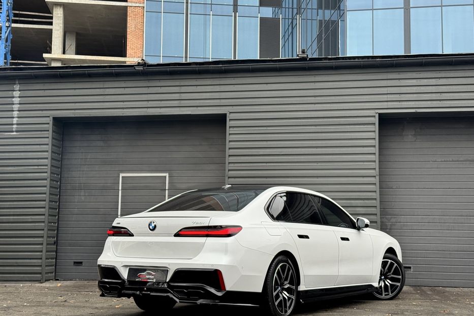 Продам BMW 760 i MHEV  xDrive M Package  2023 года в Киеве