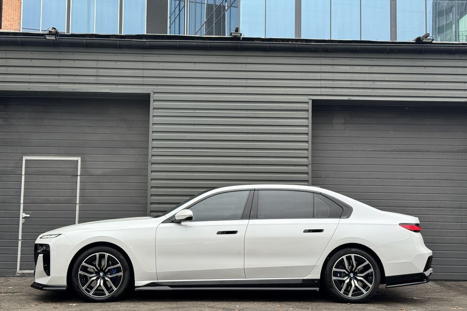 Продам BMW 760 i MHEV  xDrive M Package  2023 года в Киеве