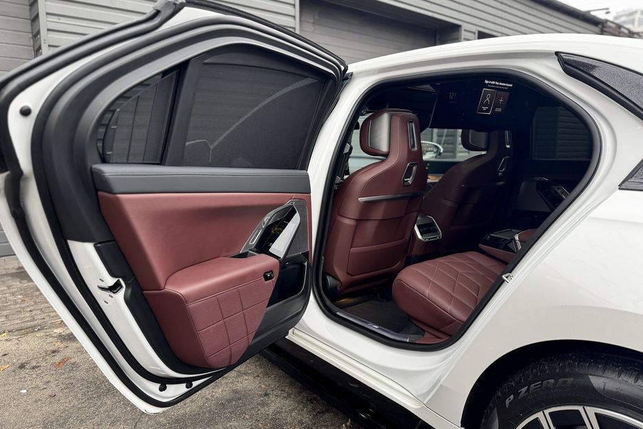 Продам BMW 760 i MHEV  xDrive M Package  2023 года в Киеве