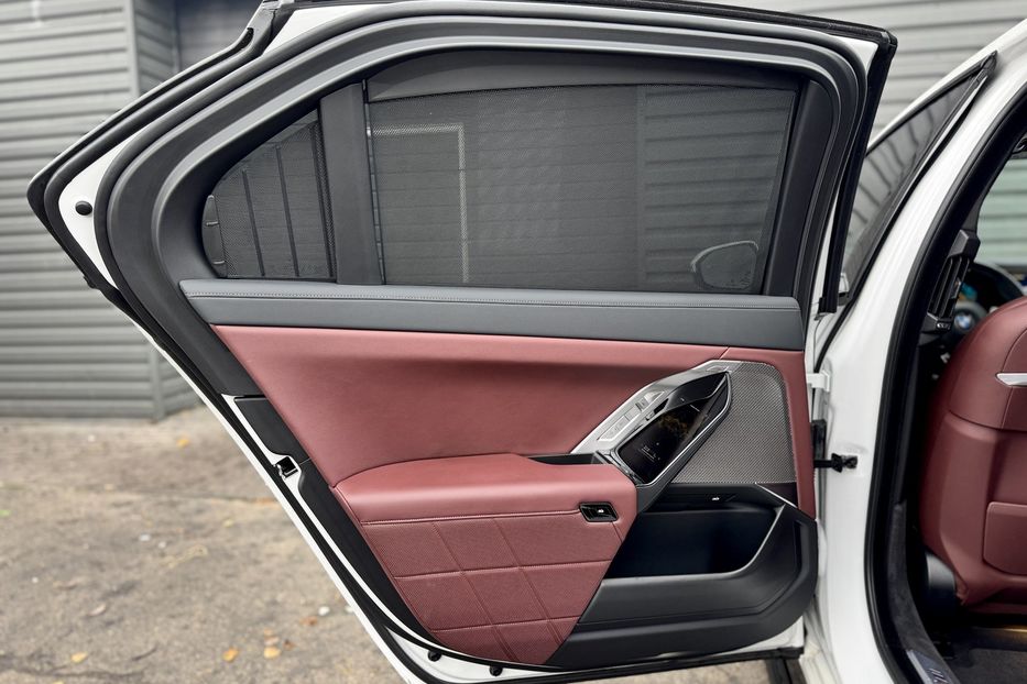 Продам BMW 760 i MHEV  xDrive M Package  2023 года в Киеве