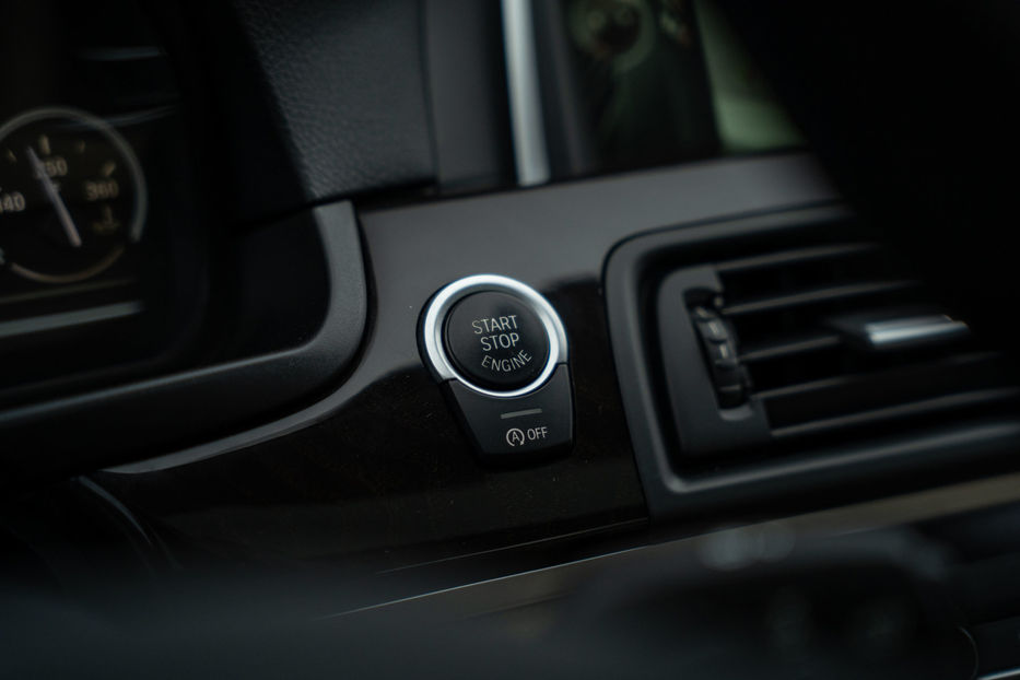 Продам BMW 528 I 2014 года в Черновцах