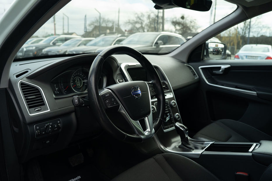 Продам Volvo XC60 2015 года в Черновцах