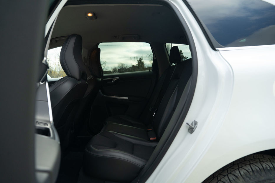 Продам Volvo XC60 2015 года в Черновцах