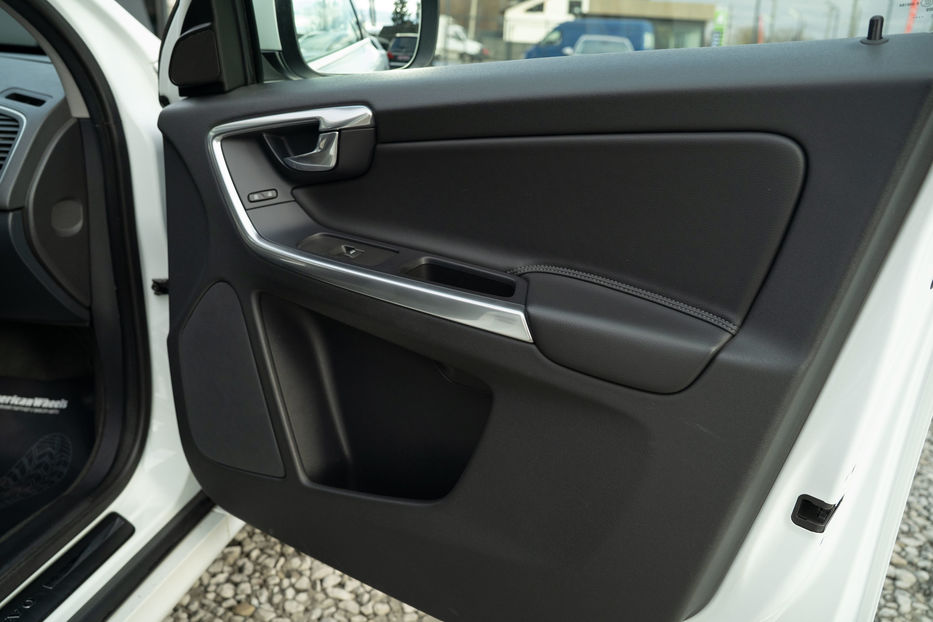 Продам Volvo XC60 2015 года в Черновцах