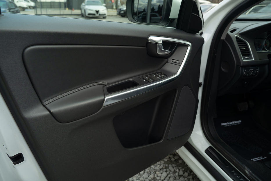 Продам Volvo XC60 2015 года в Черновцах