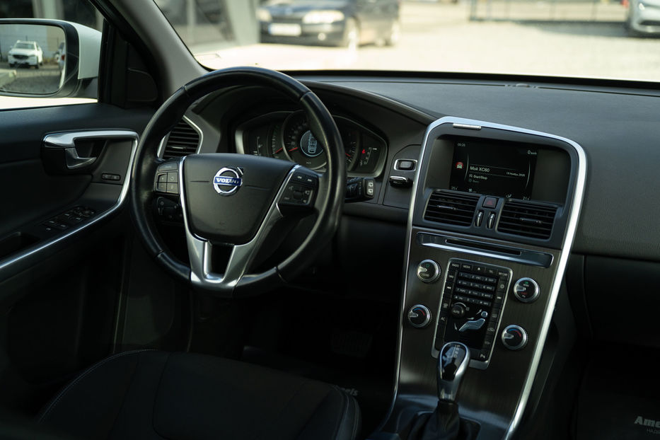 Продам Volvo XC60 2015 года в Черновцах