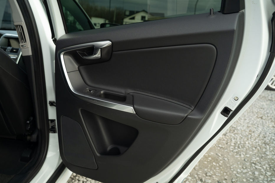 Продам Volvo XC60 2015 года в Черновцах