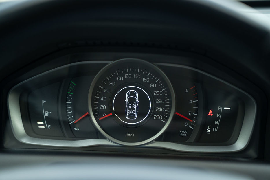 Продам Volvo XC60 2015 года в Черновцах