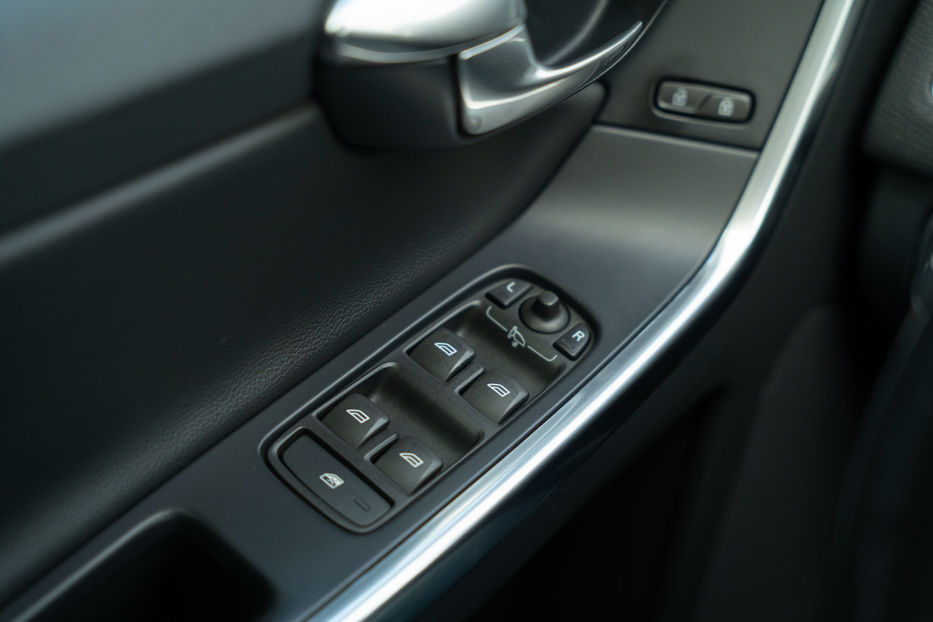 Продам Volvo XC60 2015 года в Черновцах