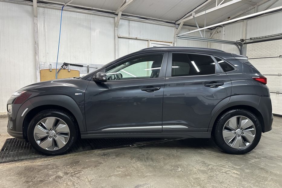 Продам Hyundai Kona 64кВт Проекція Підігрів сидінь 2021 года в Львове