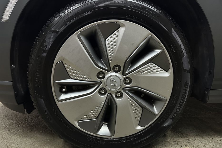 Продам Hyundai Kona 64кВт Проекція Підігрів сидінь 2021 года в Львове