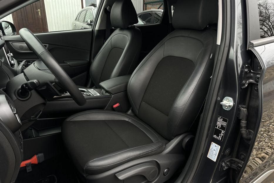 Продам Hyundai Kona 64кВт Проекція Підігрів сидінь 2021 года в Львове
