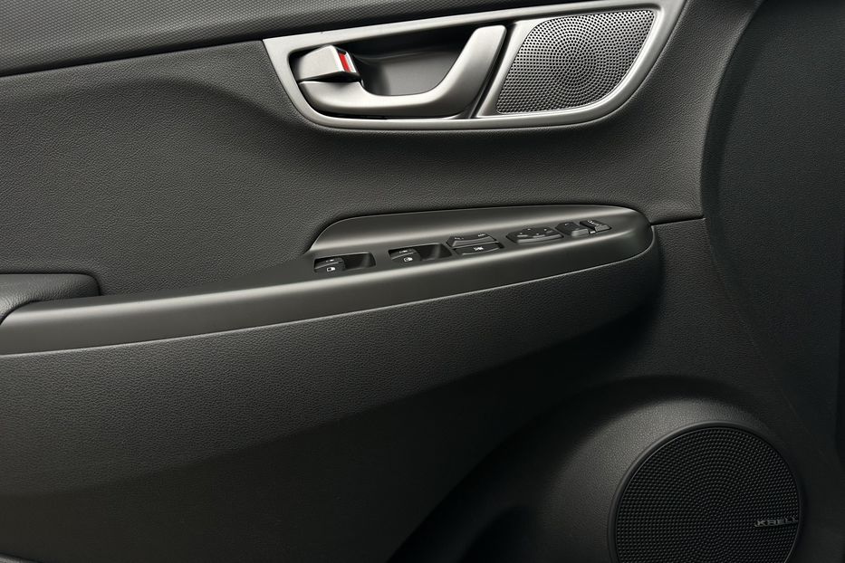 Продам Hyundai Kona 64кВт Проекція Підігрів сидінь 2021 года в Львове