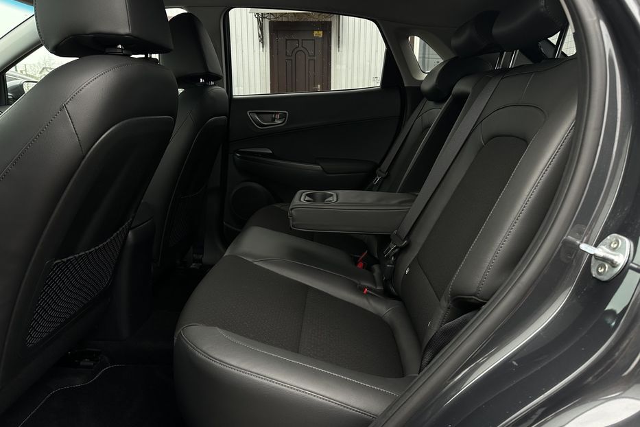Продам Hyundai Kona 64кВт Проекція Підігрів сидінь 2021 года в Львове