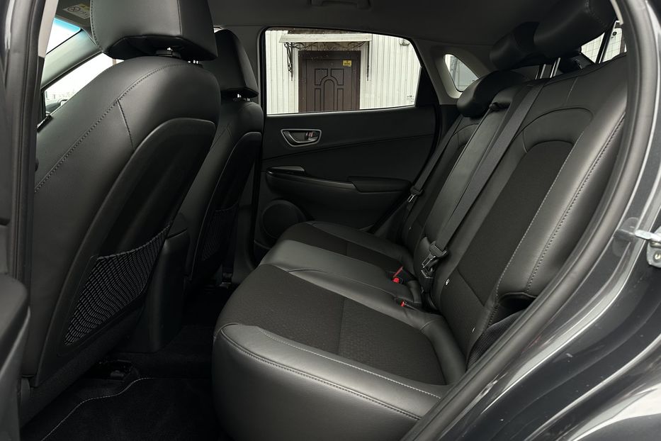 Продам Hyundai Kona 64кВт Проекція Підігрів сидінь 2021 года в Львове