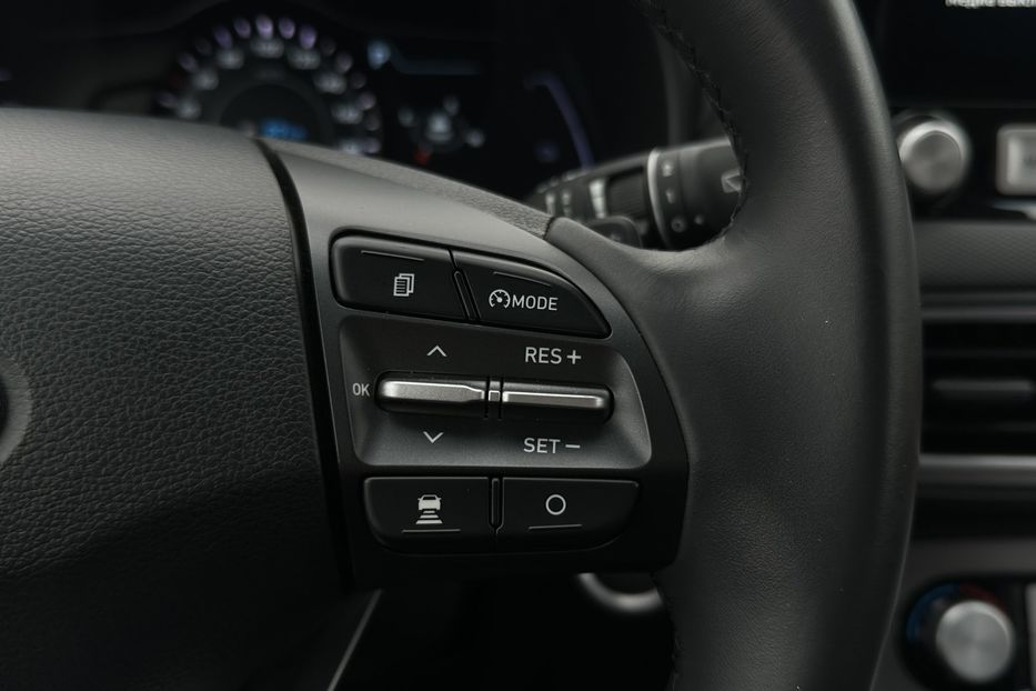 Продам Hyundai Kona 64кВт Проекція Підігрів сидінь 2021 года в Львове