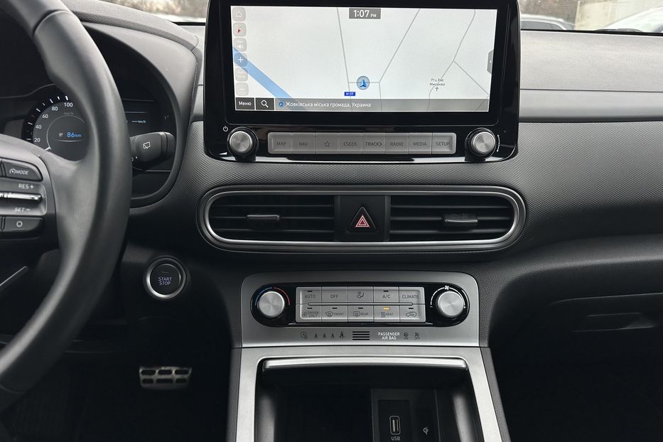 Продам Hyundai Kona 64кВт Проекція Підігрів сидінь 2021 года в Львове