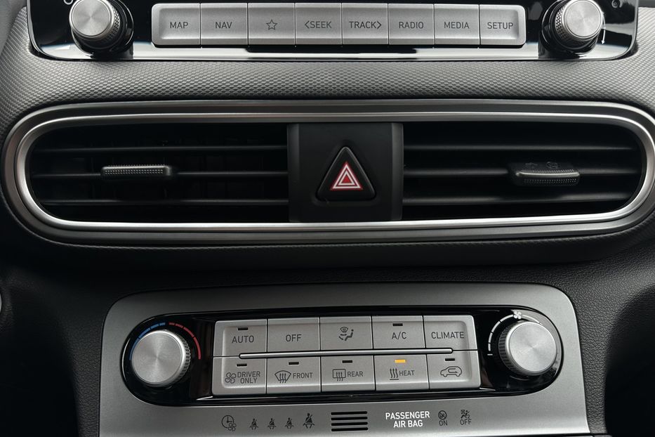 Продам Hyundai Kona 64кВт Проекція Підігрів сидінь 2021 года в Львове