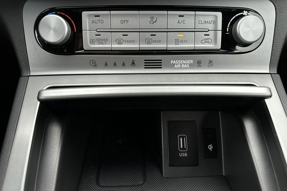 Продам Hyundai Kona 64кВт Проекція Підігрів сидінь 2021 года в Львове