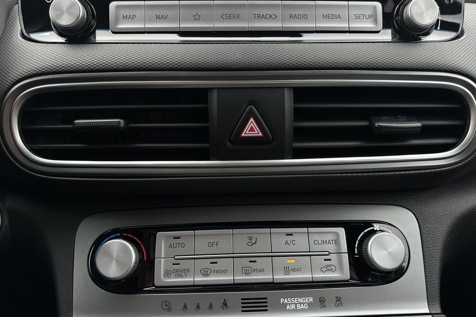 Продам Hyundai Kona 64кВт Проекція Підігрів сидінь 2021 года в Львове