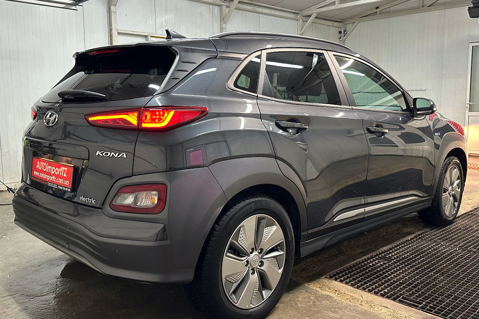 Продам Hyundai Kona 64кВт Проекція Підігрів сидінь 2021 года в Львове