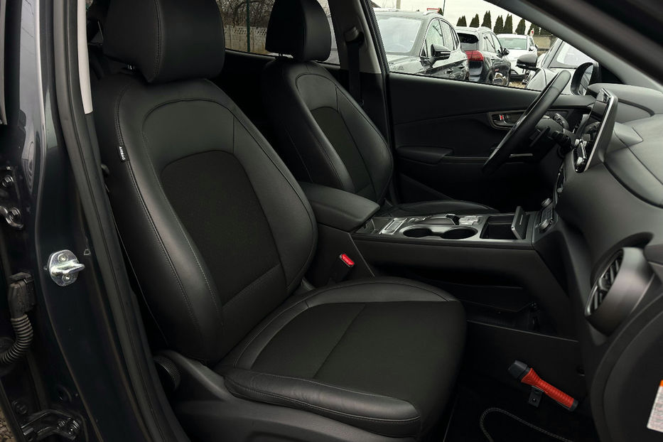 Продам Hyundai Kona 64кВт Проекція Підігрів сидінь 2021 года в Львове