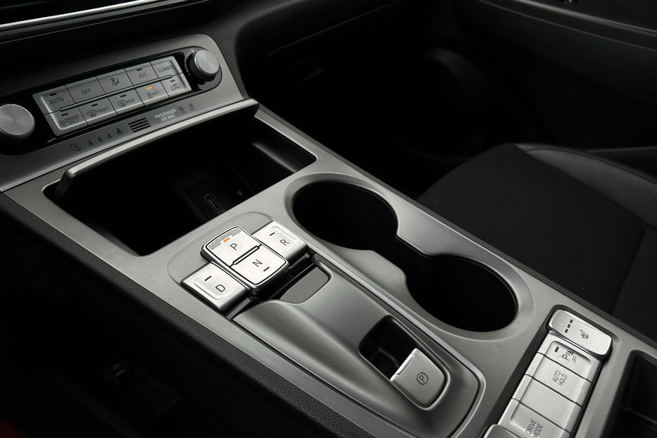 Продам Hyundai Kona 64кВт Проекція Підігрів сидінь 2021 года в Львове