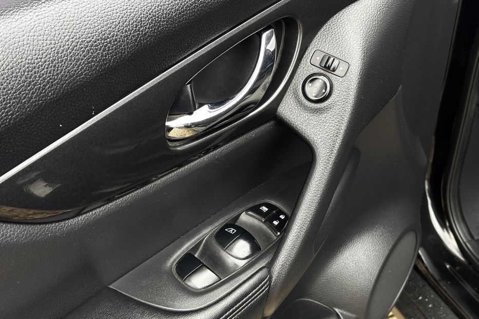 Продам Nissan Rogue 2016 года в Львове