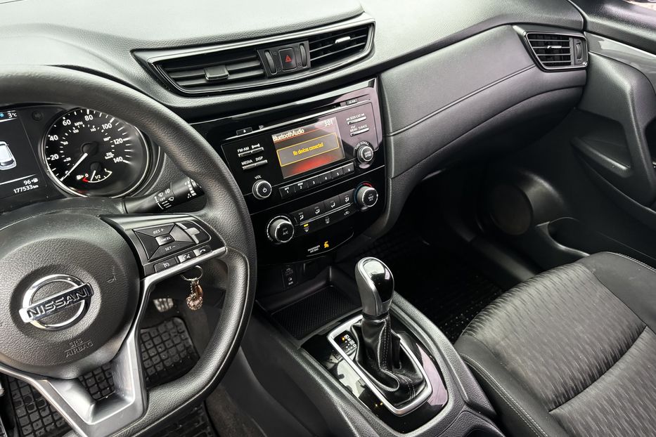 Продам Nissan Rogue 2016 года в Львове