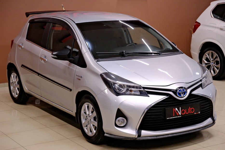 Продам Toyota Yaris Hybrid 2015 года в Одессе