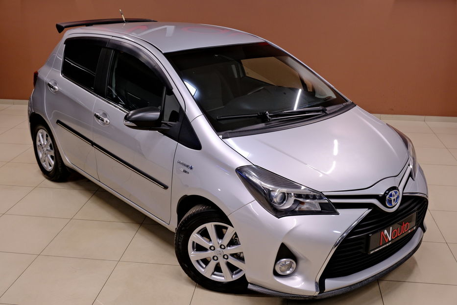 Продам Toyota Yaris Hybrid 2015 года в Одессе
