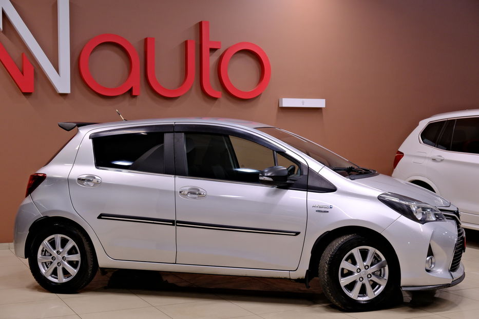Продам Toyota Yaris Hybrid 2015 года в Одессе