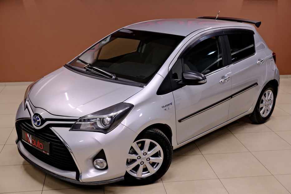 Продам Toyota Yaris Hybrid 2015 года в Одессе
