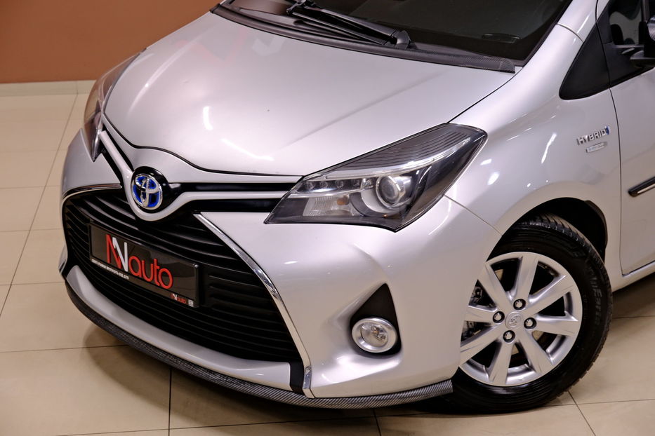 Продам Toyota Yaris Hybrid 2015 года в Одессе
