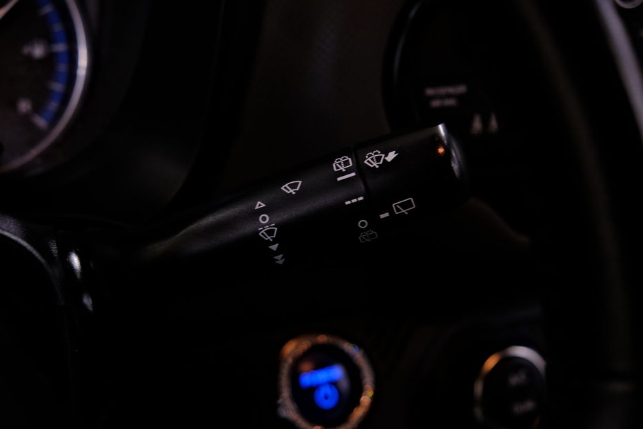 Продам Toyota Yaris Hybrid 2015 года в Одессе