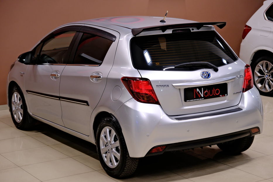 Продам Toyota Yaris Hybrid 2015 года в Одессе