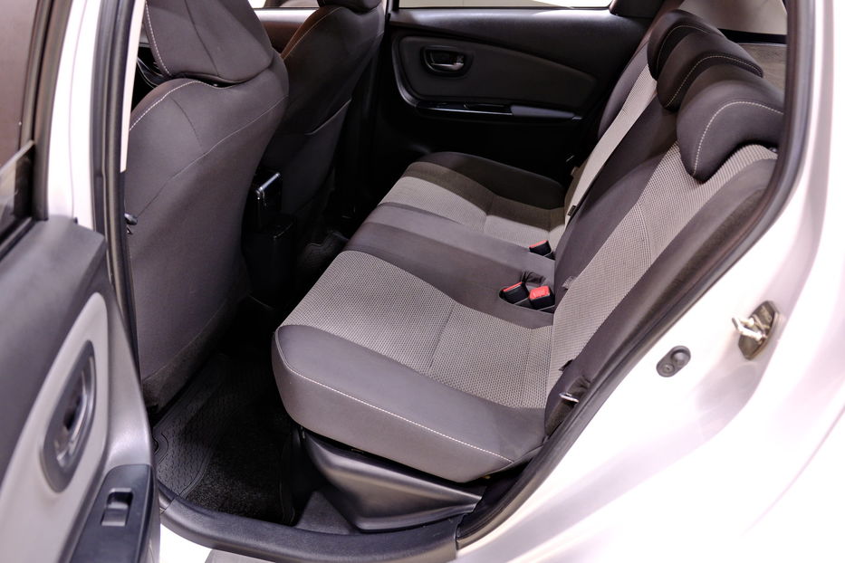 Продам Toyota Yaris Hybrid 2015 года в Одессе