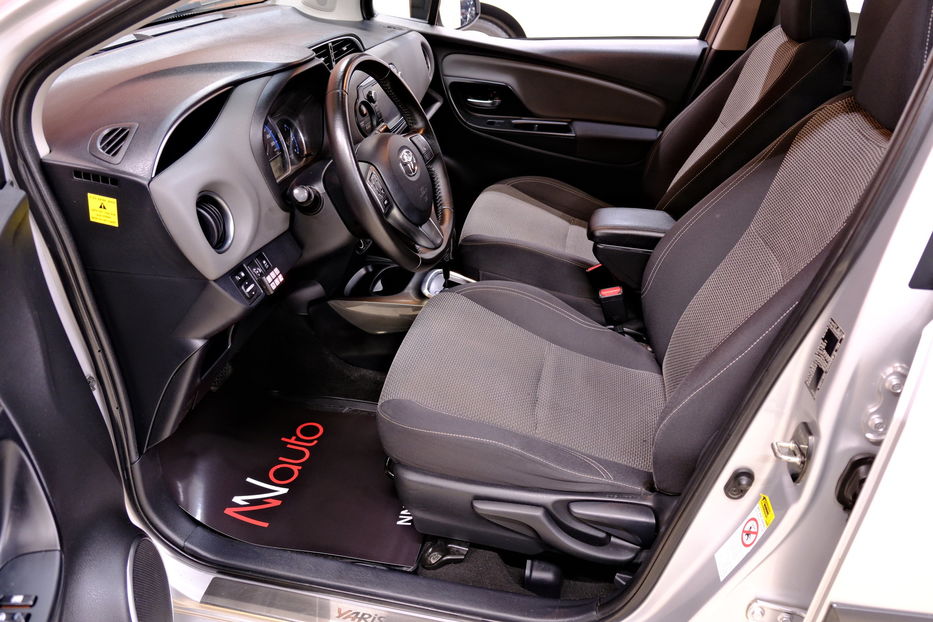 Продам Toyota Yaris Hybrid 2015 года в Одессе