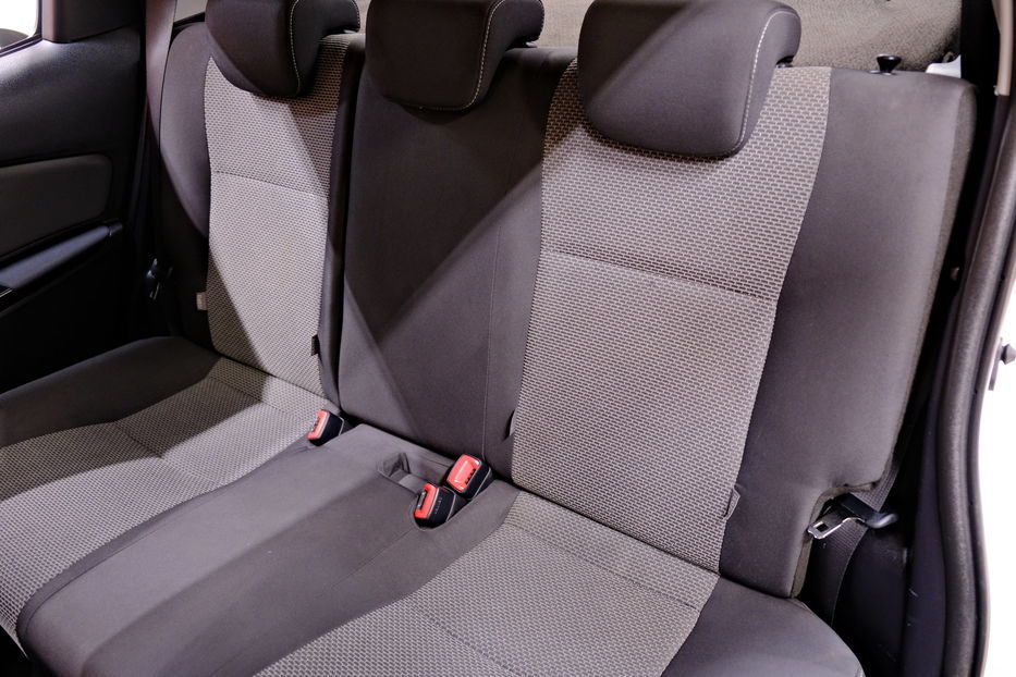 Продам Toyota Yaris Hybrid 2015 года в Одессе